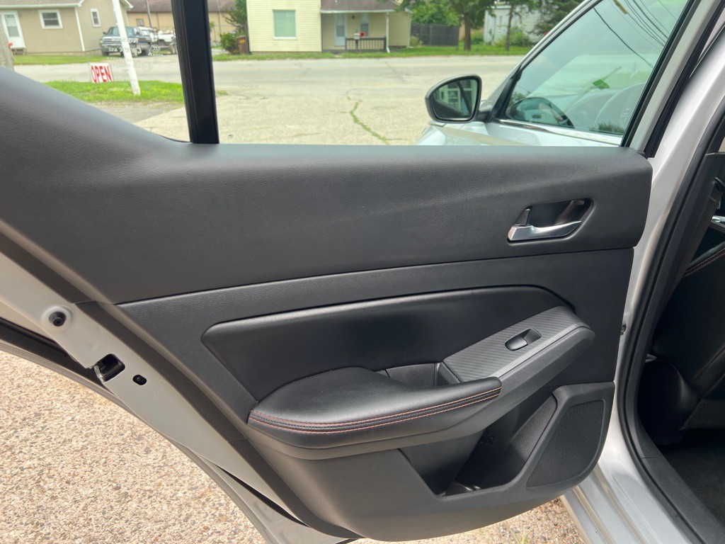 2021 Nissan Altima Image 17