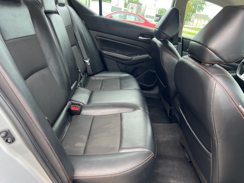 2021 Nissan Altima Image 21