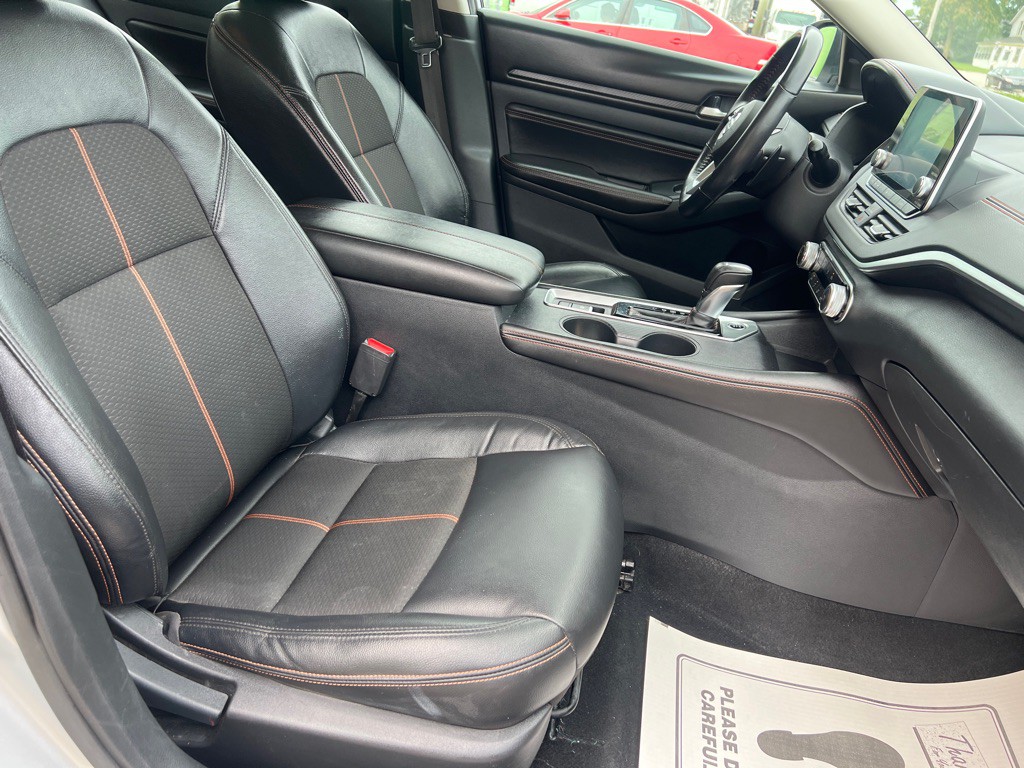 2021 Nissan Altima Image 23