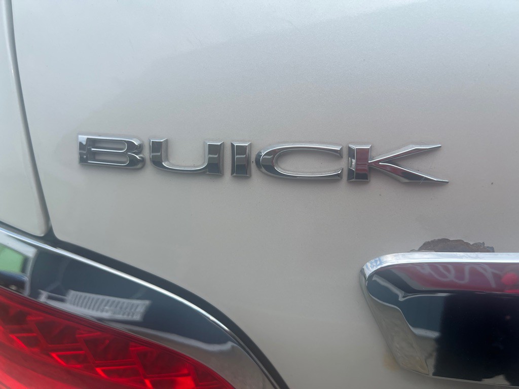 2013 Buick Lacrosse Image 12