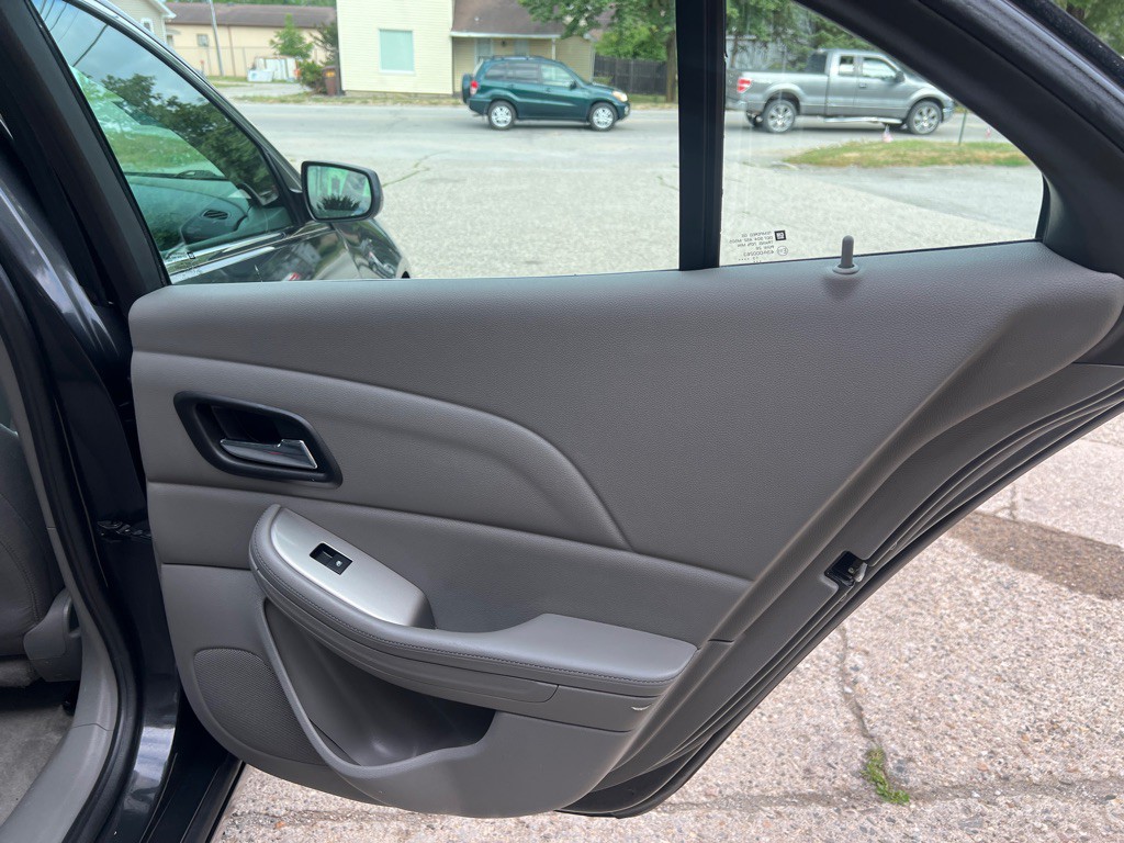 2014 Chevrolet Malibu Image 25