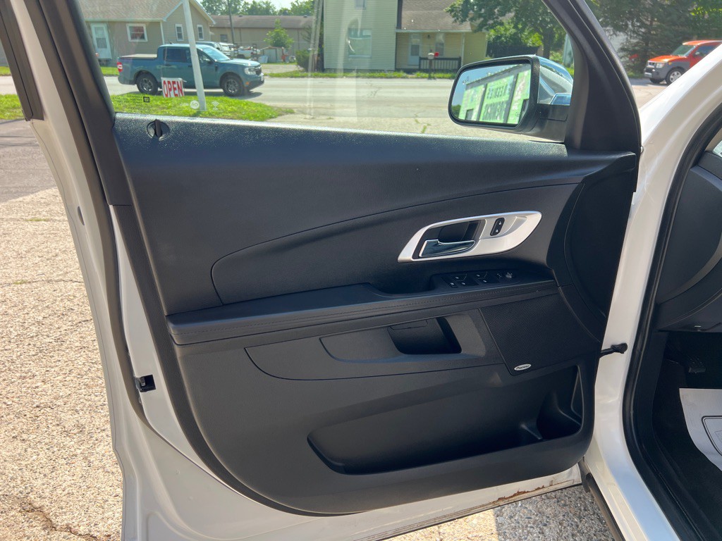 2017 Chevrolet Equinox Image 14