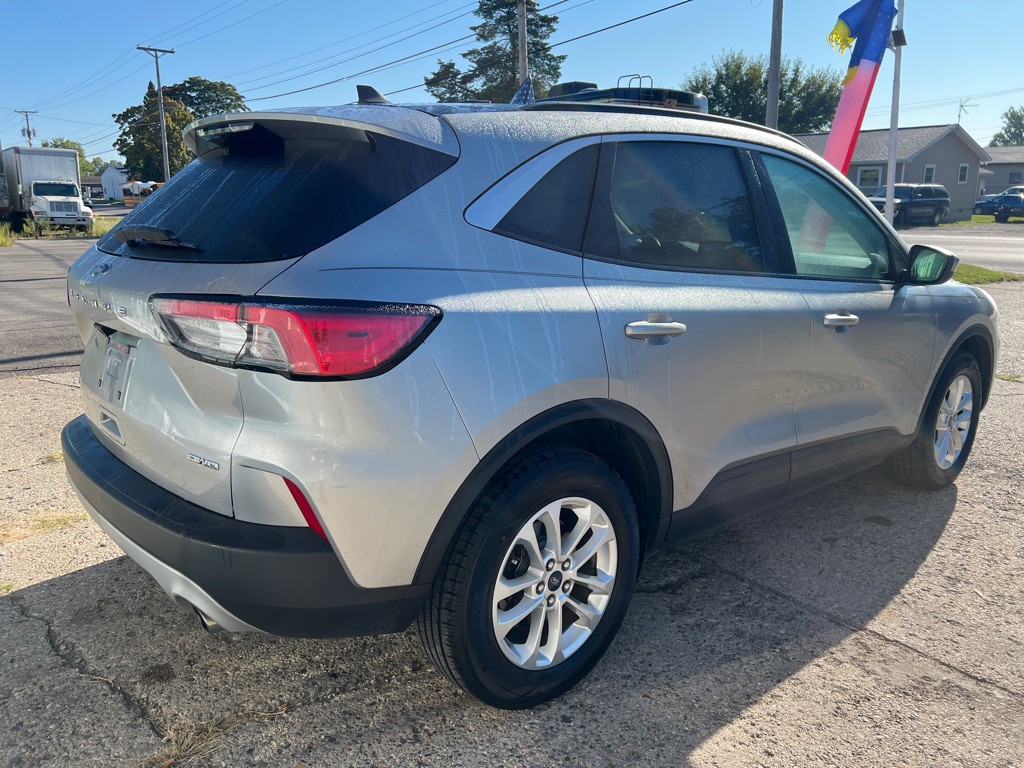 2021 Ford Escape Image 8