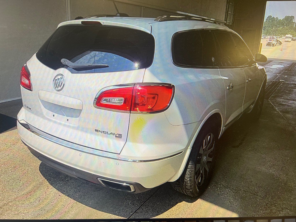 2016 Buick Enclave Image 3