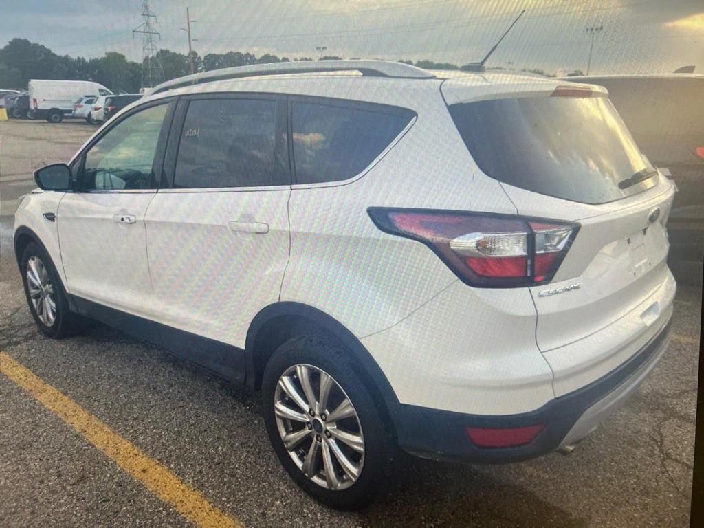 2017 Ford Escape Image 2