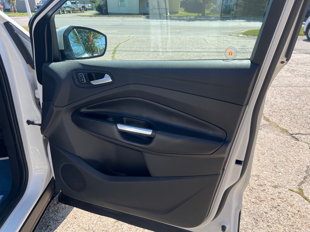 2017 Ford Escape Image 24