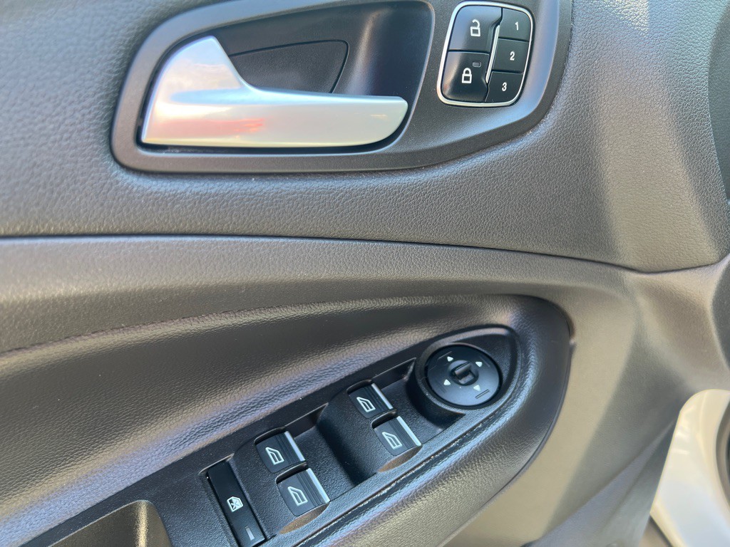 2017 Ford Escape Image 27