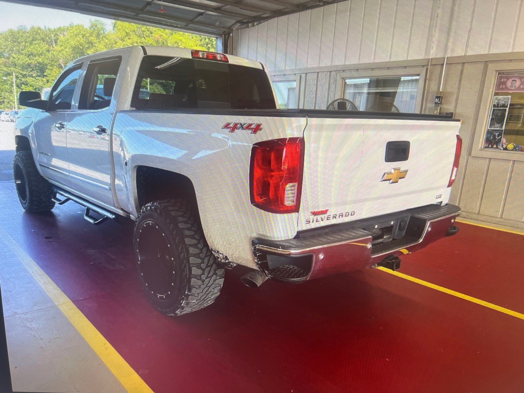 2016 Chevrolet Silverado 1500 Image 2