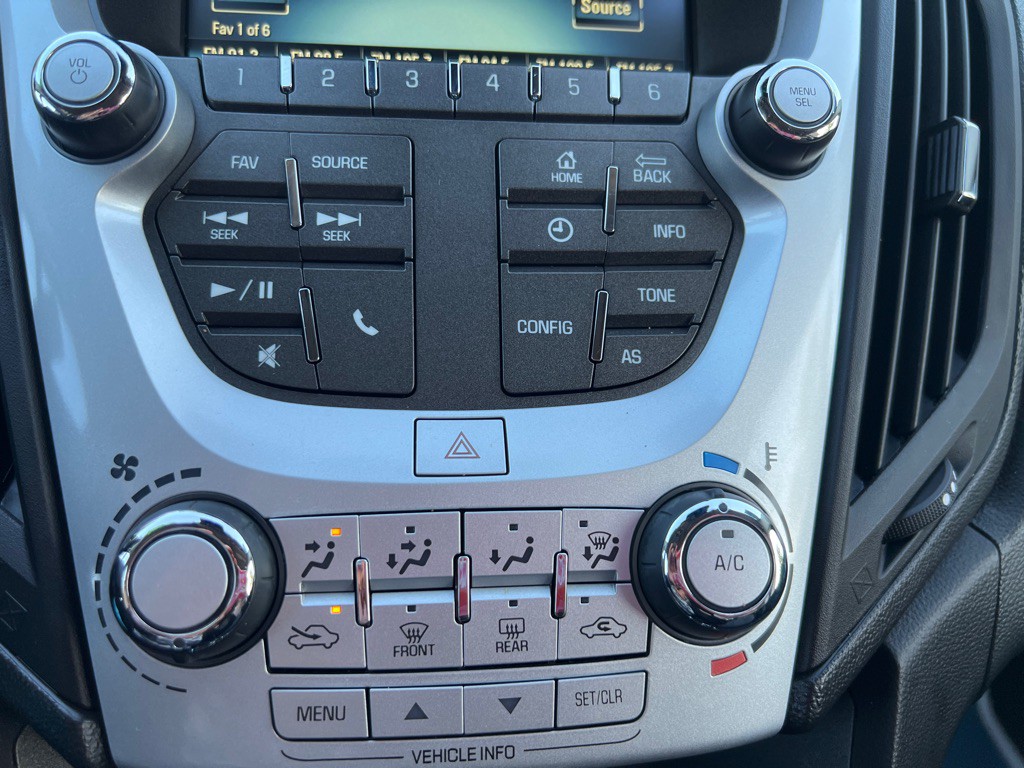 2017 Chevrolet Equinox Image 34