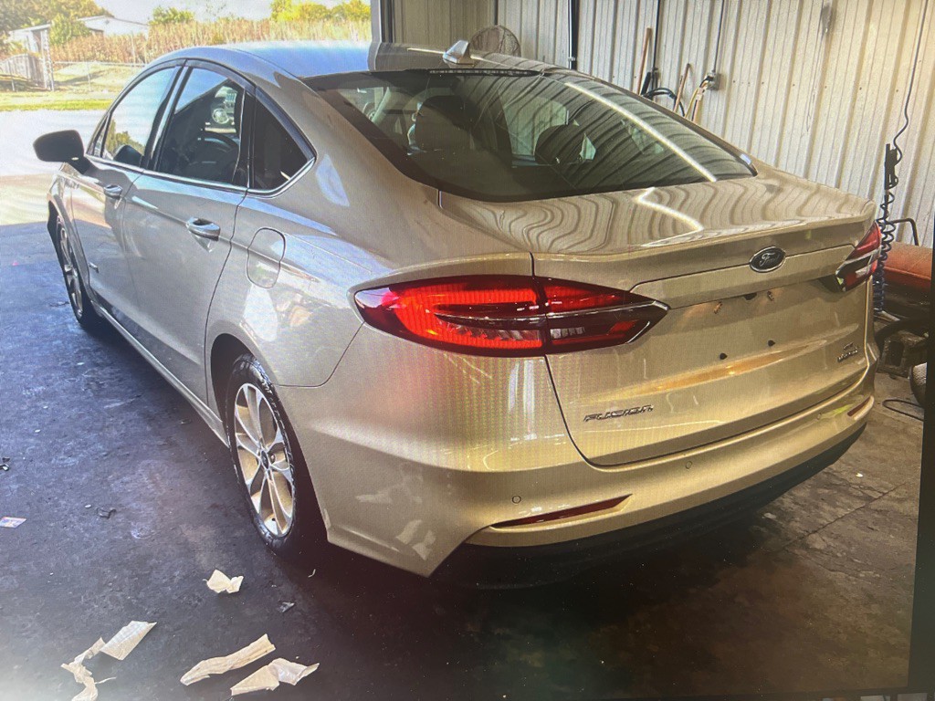 2019 Ford Fusion Image 2