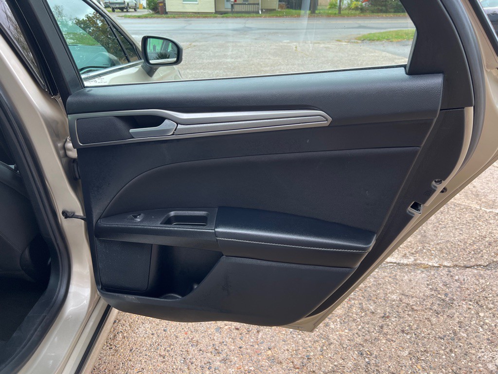 2019 Ford Fusion Image 20