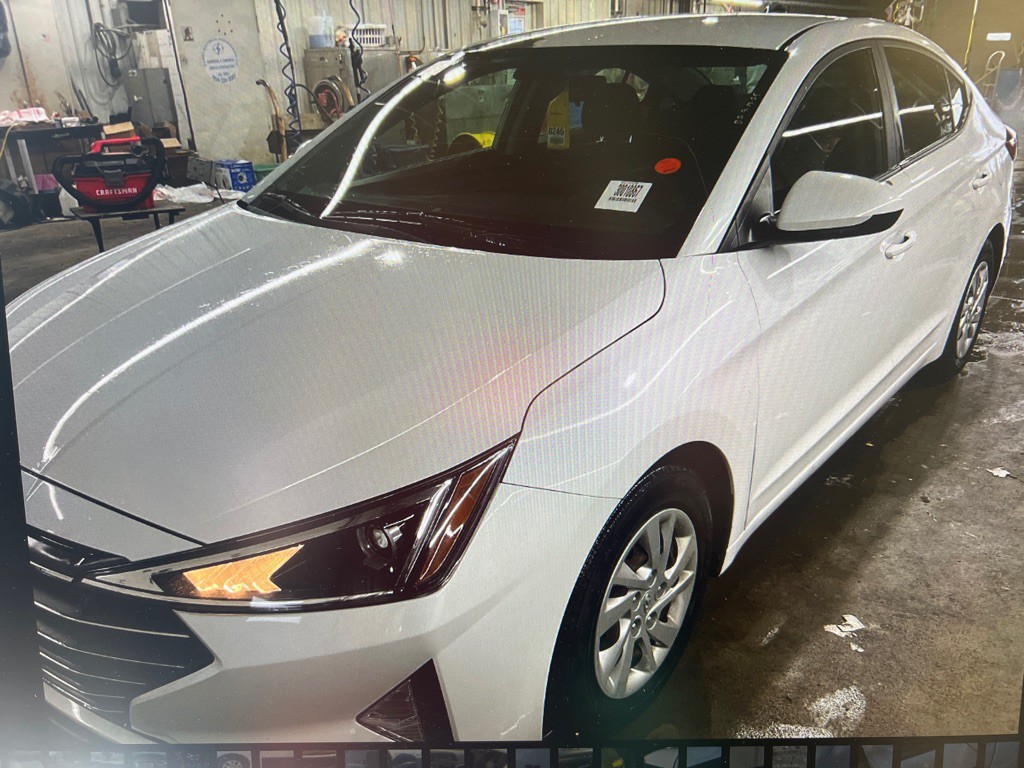 2019 Hyundai Elantra Image 1