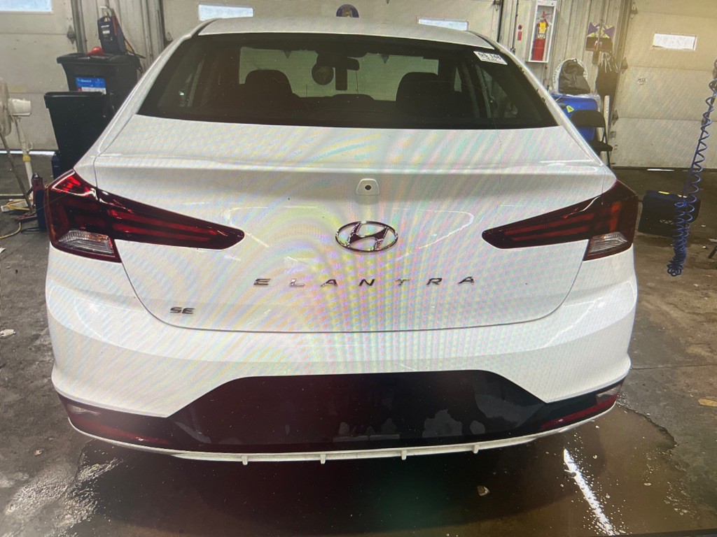 2019 Hyundai Elantra Image 3