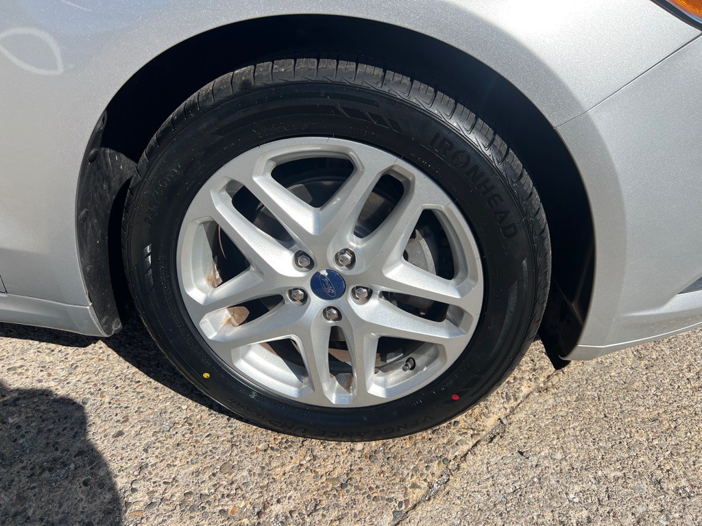 2016 Ford Fusion Image 11