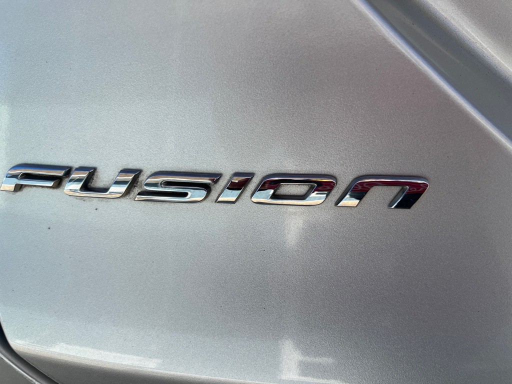 2016 Ford Fusion Image 13