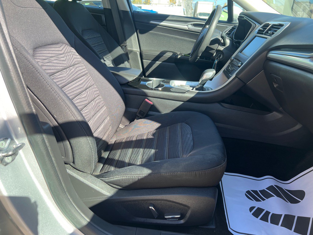 2016 Ford Fusion Image 22