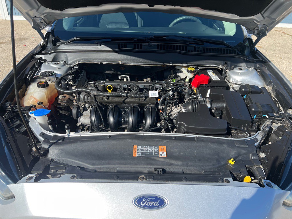 2016 Ford Fusion Image 24