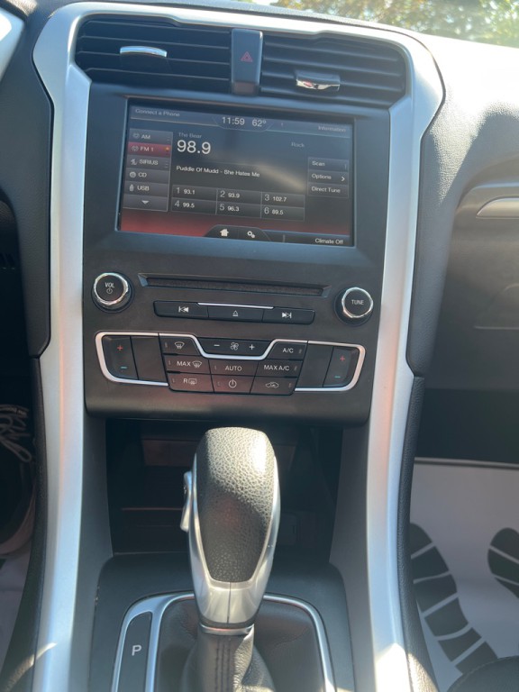 2016 Ford Fusion Image 36