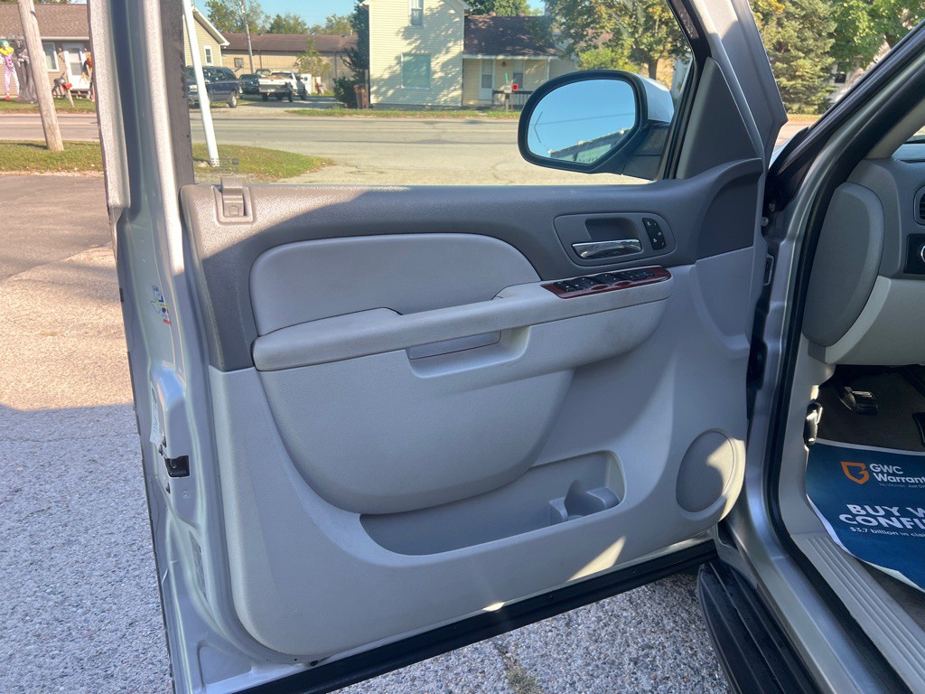2011 Chevrolet Tahoe Image 15