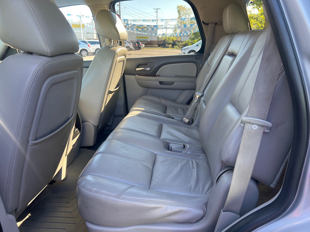 2011 Chevrolet Tahoe Image 18
