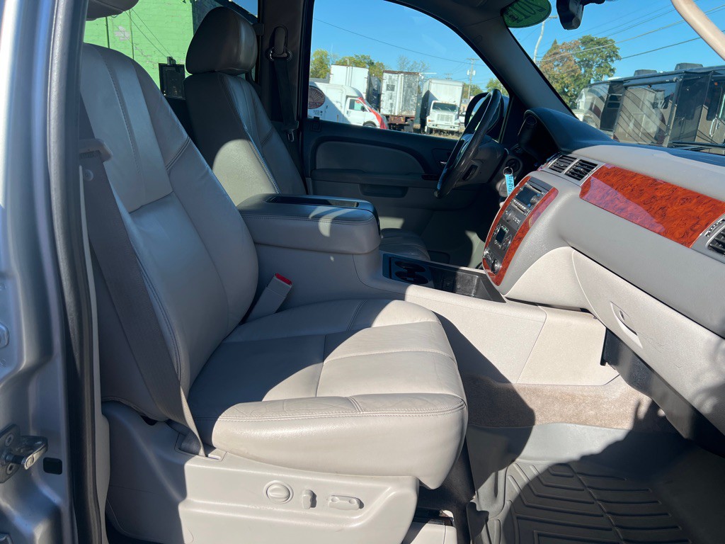 2011 Chevrolet Tahoe Image 27