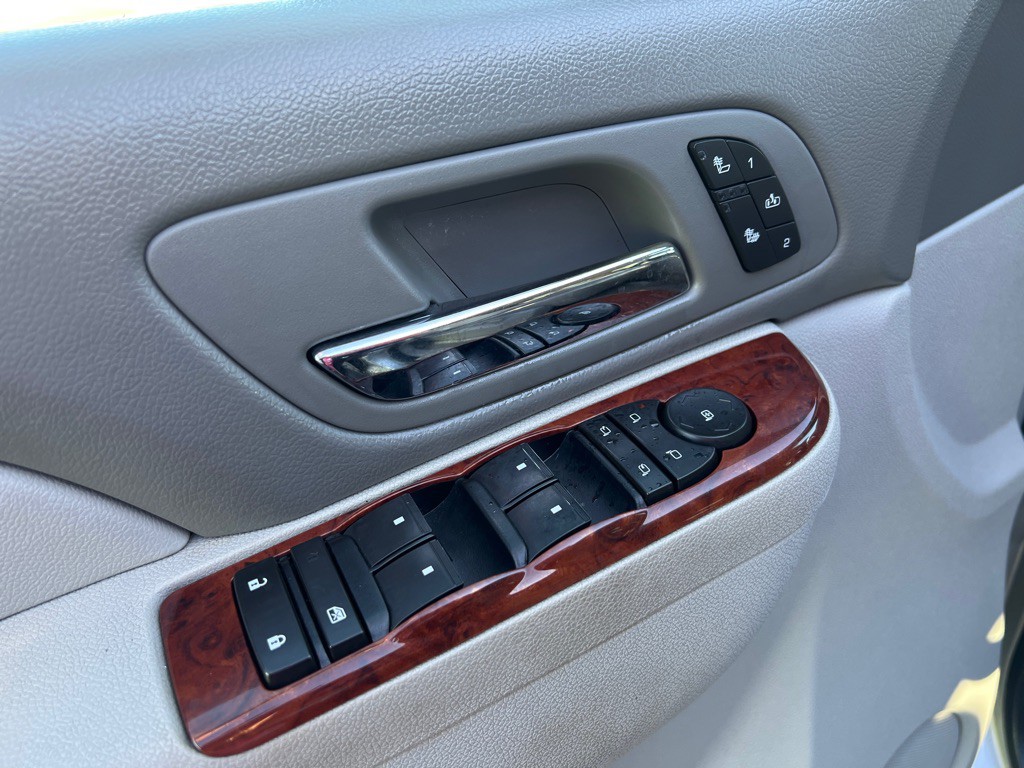 2011 Chevrolet Tahoe Image 29