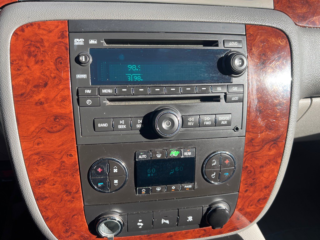 2011 Chevrolet Tahoe Image 38