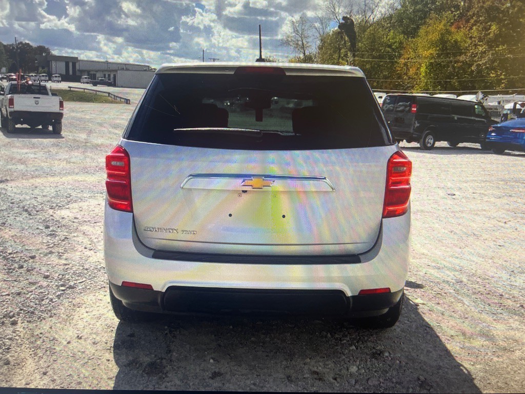 2017 Chevrolet Equinox Image 3