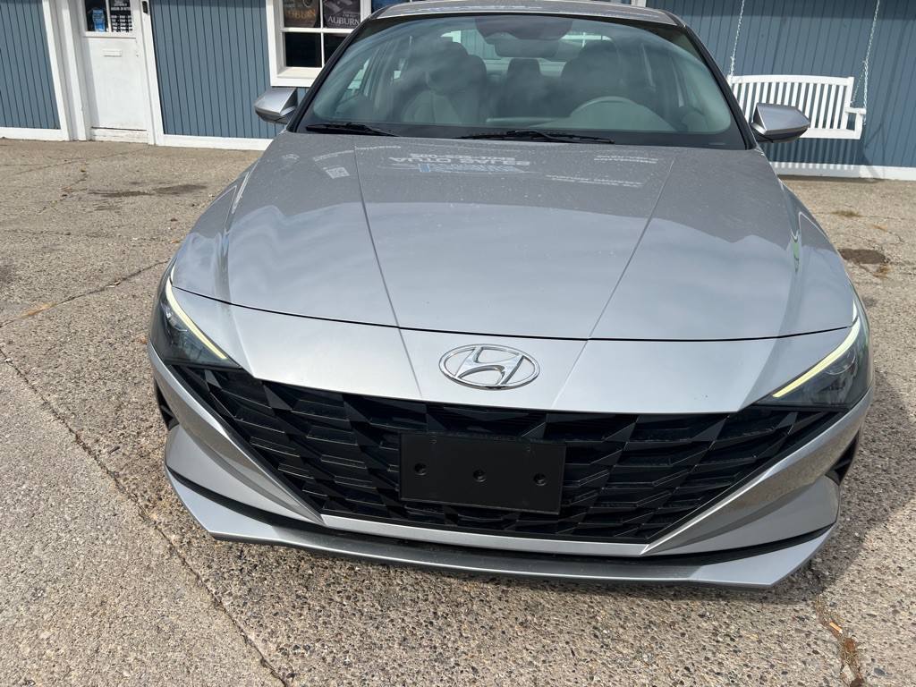 2021 Hyundai Elantra Image 3