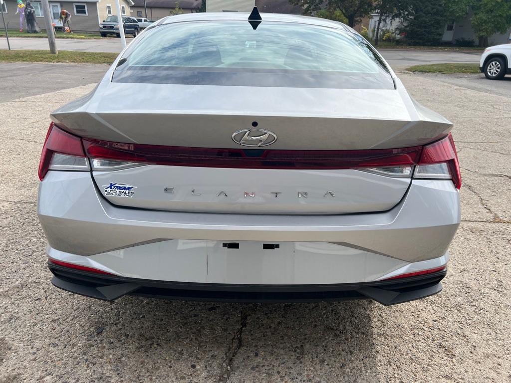 2021 Hyundai Elantra Image 7