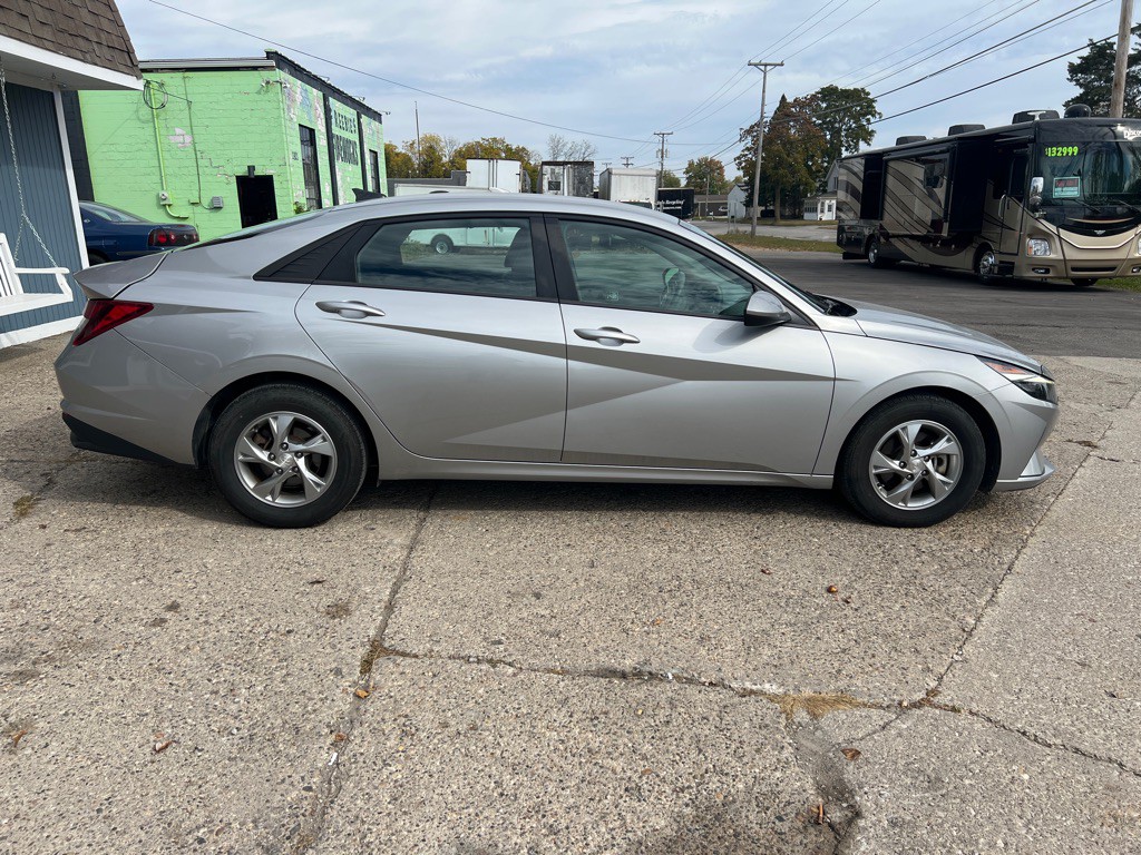 2021 Hyundai Elantra Image 9