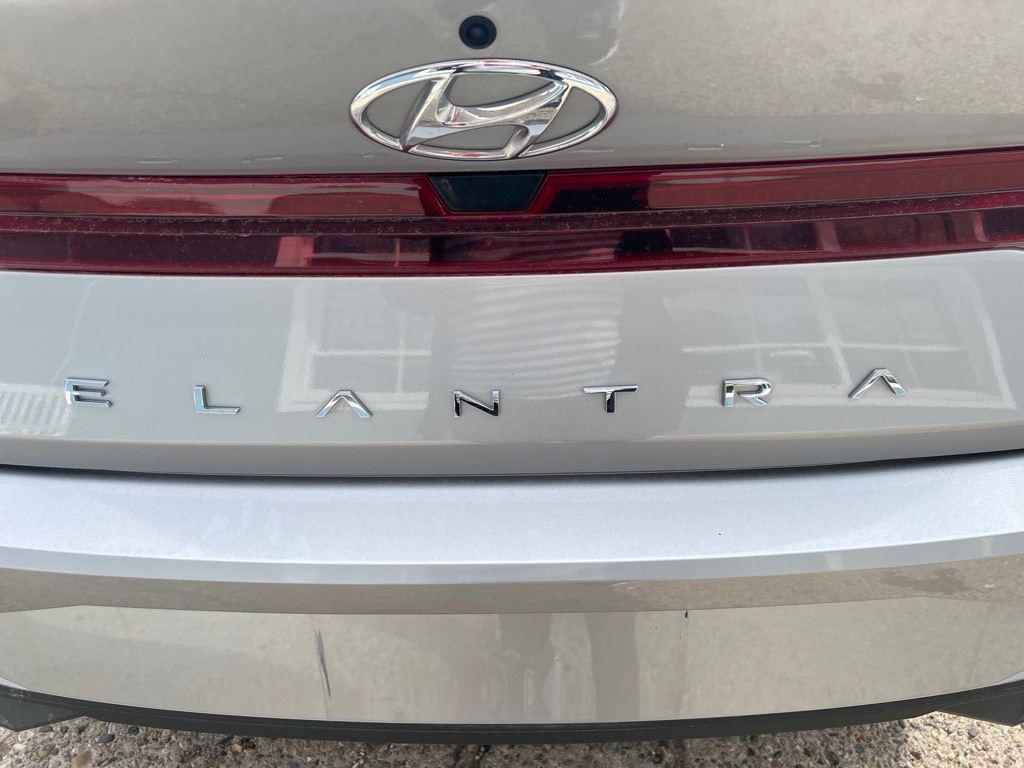 2021 Hyundai Elantra Image 12