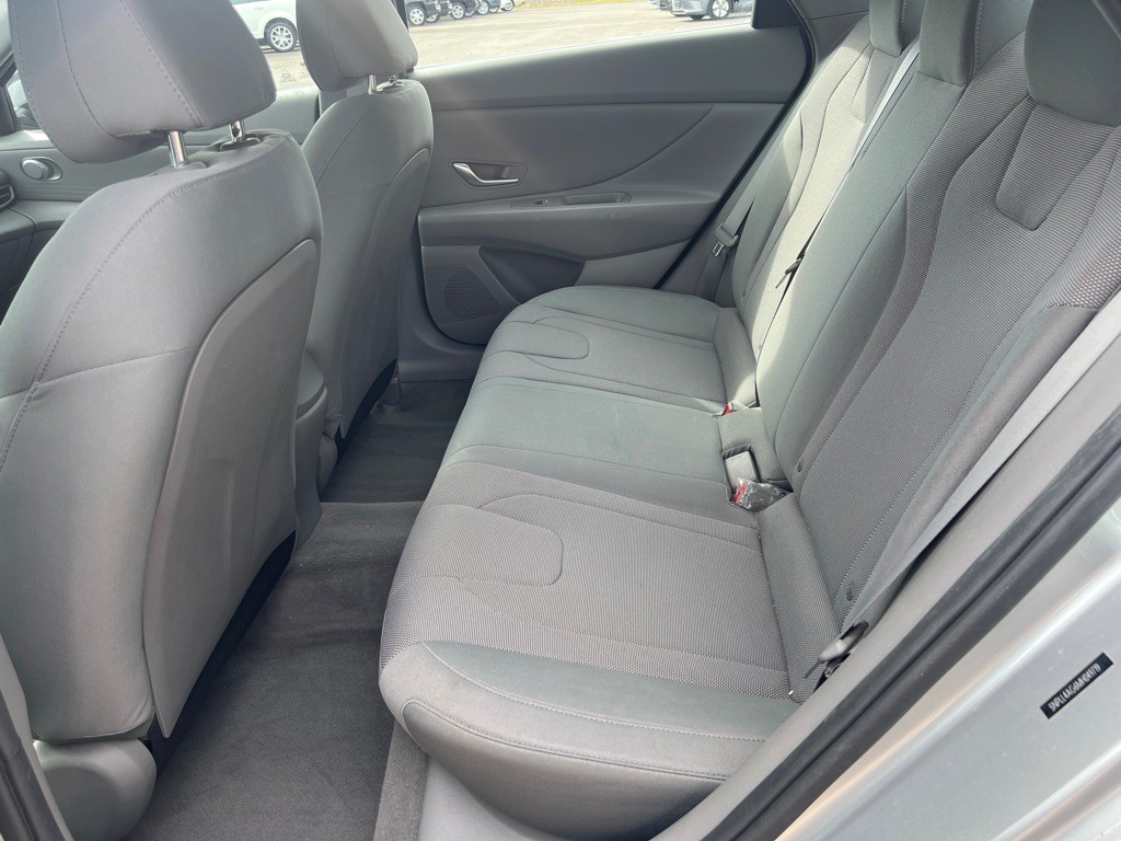 2021 Hyundai Elantra Image 16