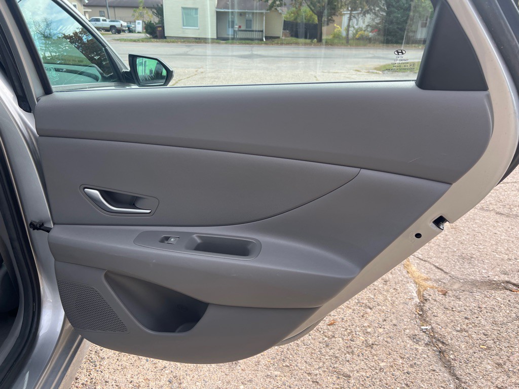 2021 Hyundai Elantra Image 18