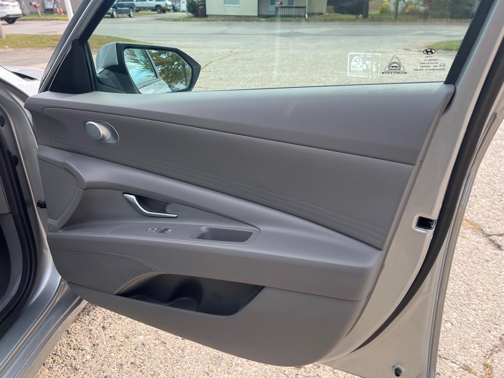 2021 Hyundai Elantra Image 20