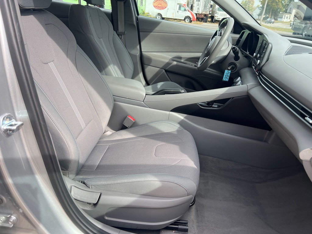 2021 Hyundai Elantra Image 21