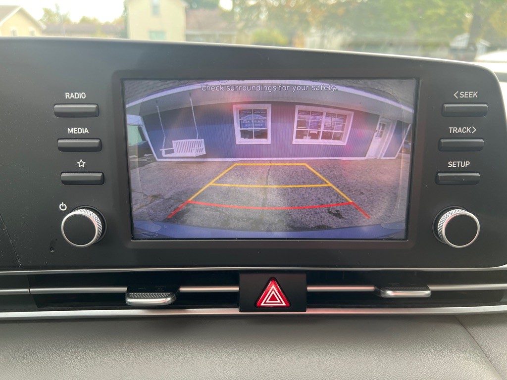2021 Hyundai Elantra Image 32