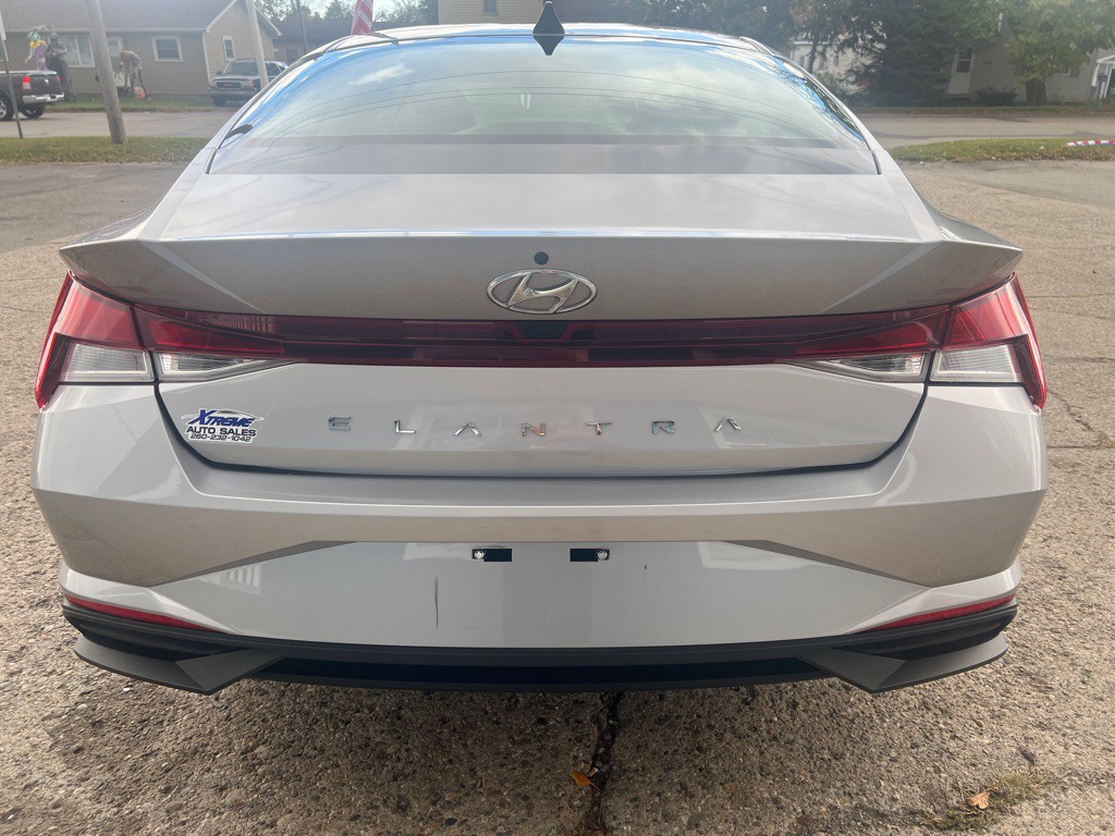 2021 Hyundai Elantra Image 47