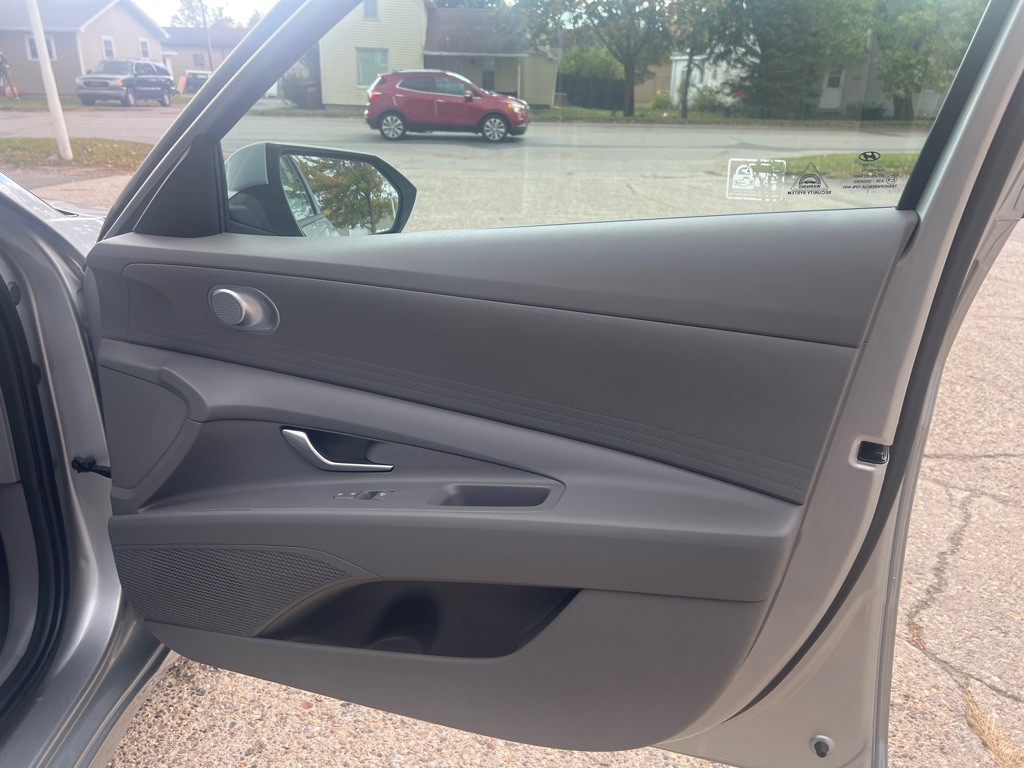 2021 Hyundai Elantra Image 60