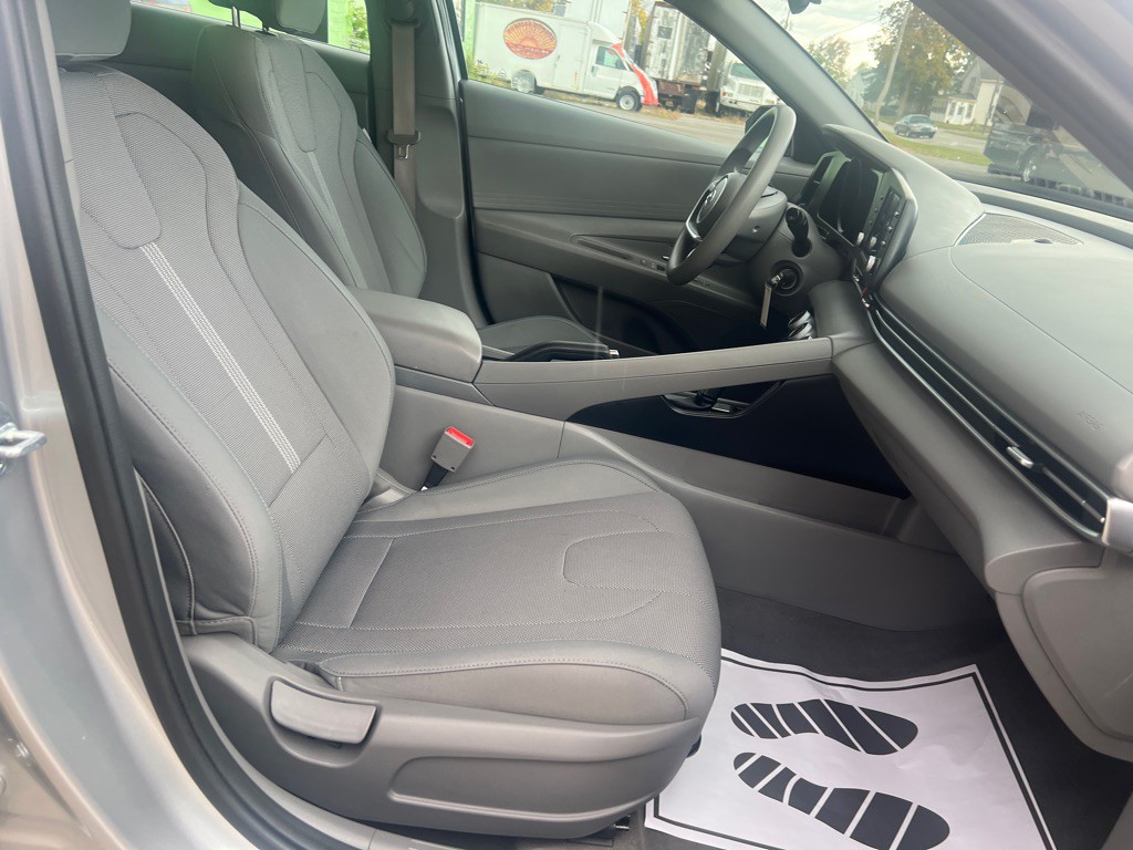 2021 Hyundai Elantra Image 61