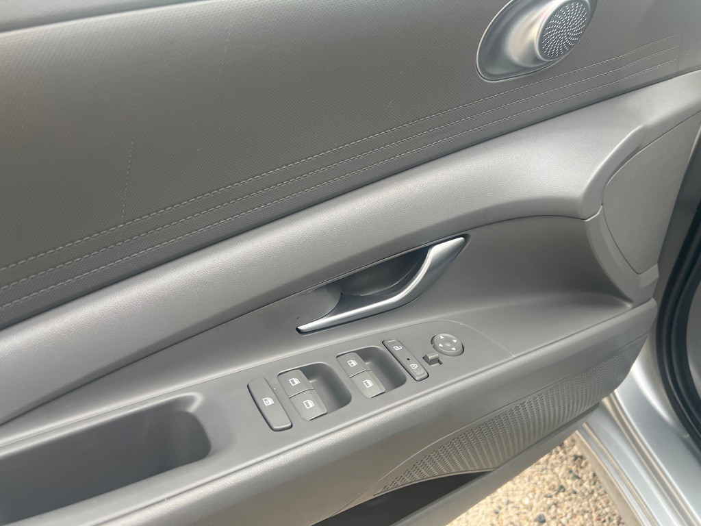 2021 Hyundai Elantra Image 63