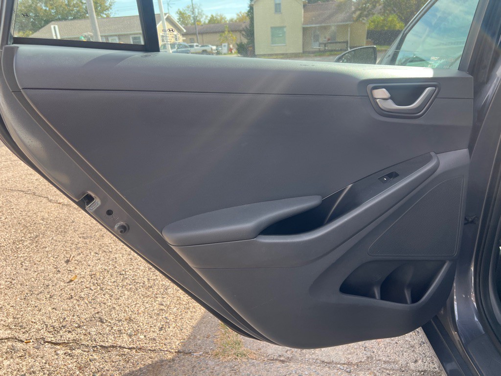 2019 Hyundai Ioniq Image 16