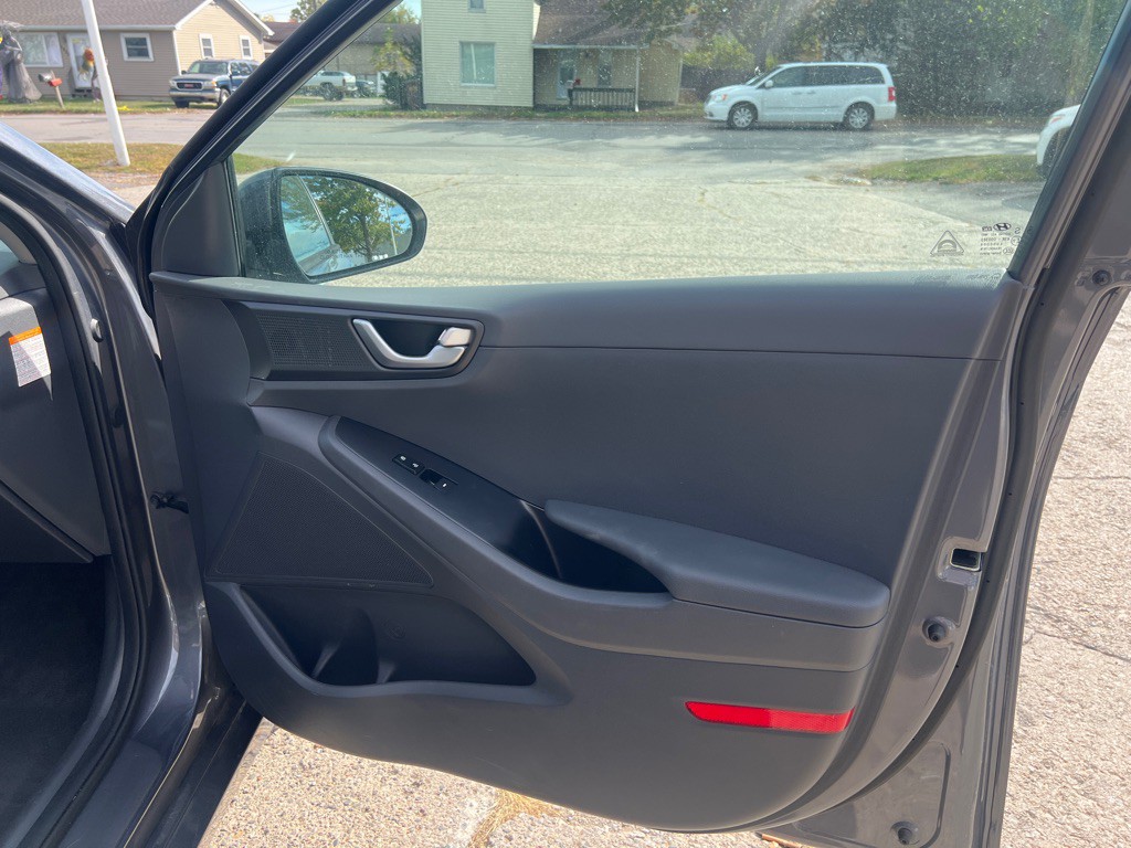 2019 Hyundai Ioniq Image 21