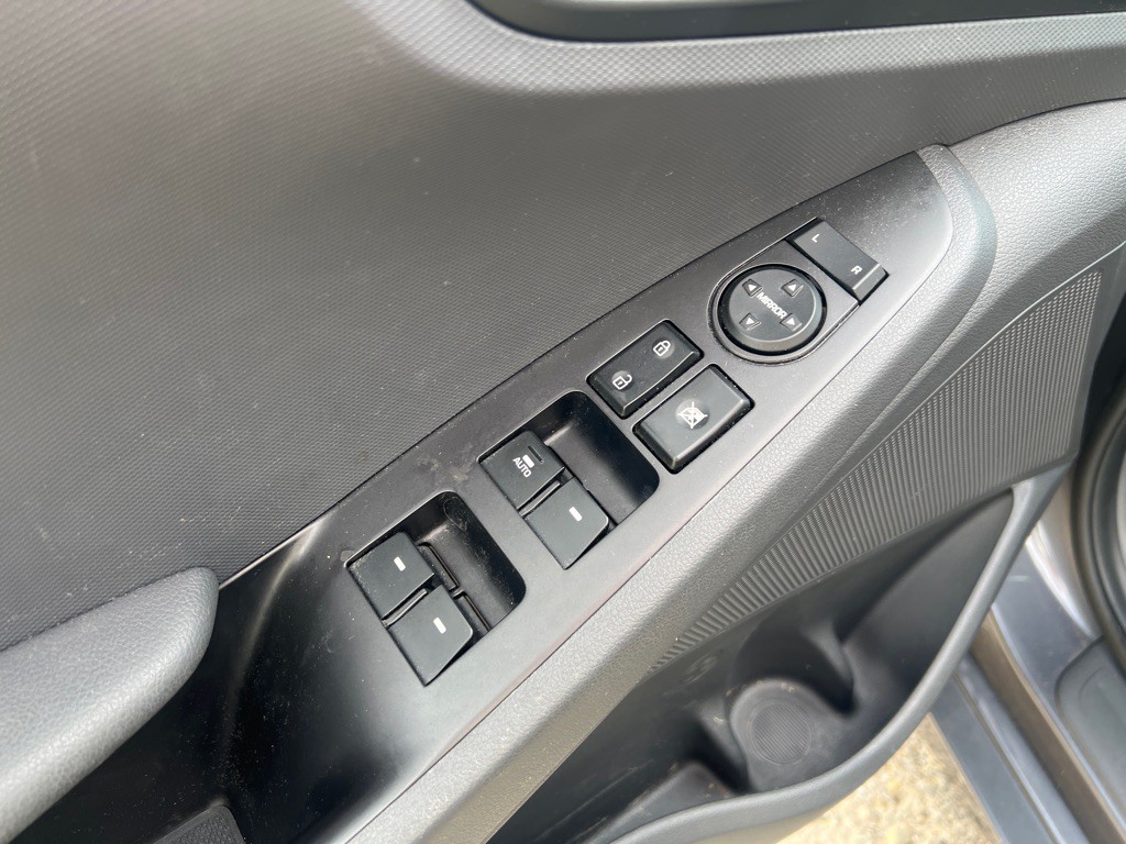 2019 Hyundai Ioniq Image 24