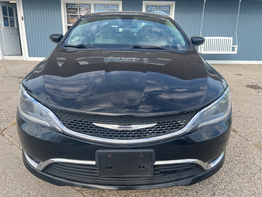 2016 Chrysler 200 Image 3