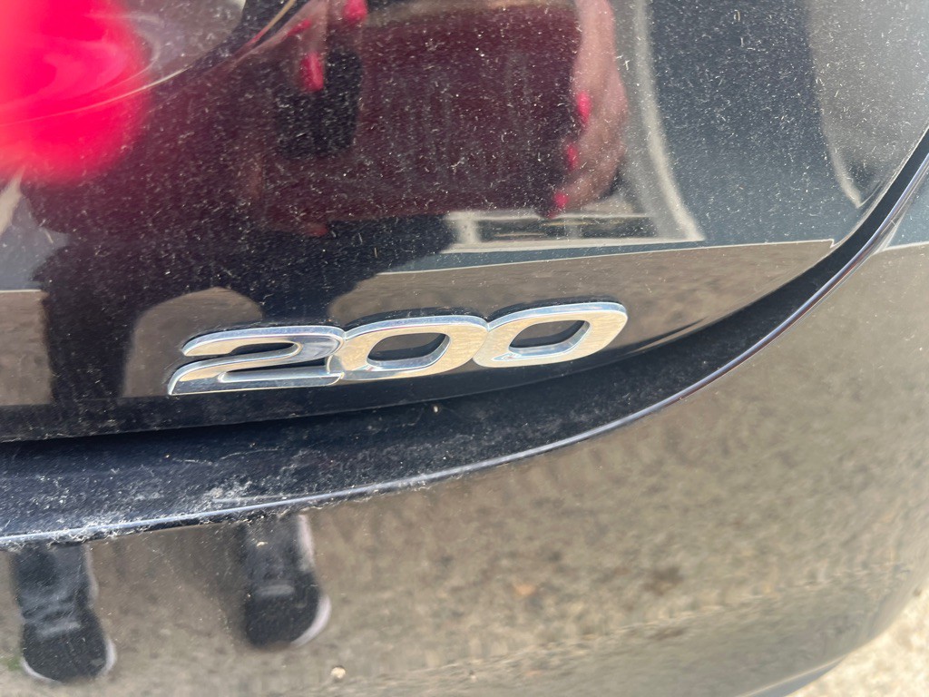 2016 Chrysler 200 Image 13