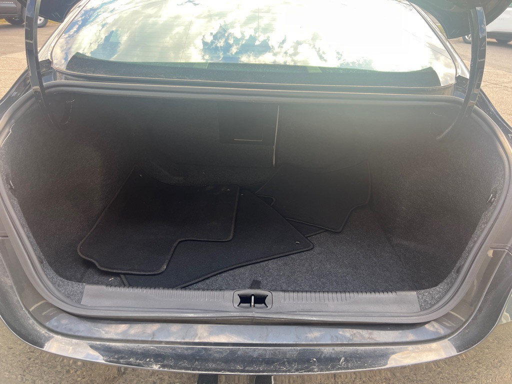 2016 Chrysler 200 Image 18