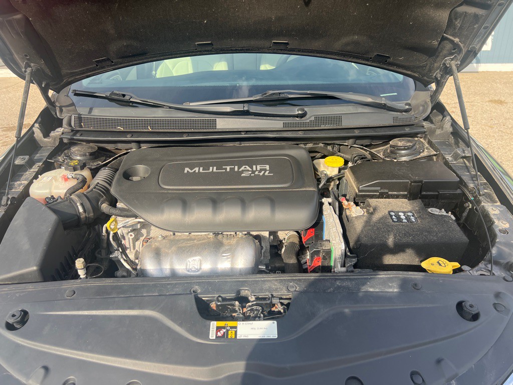 2016 Chrysler 200 Image 23