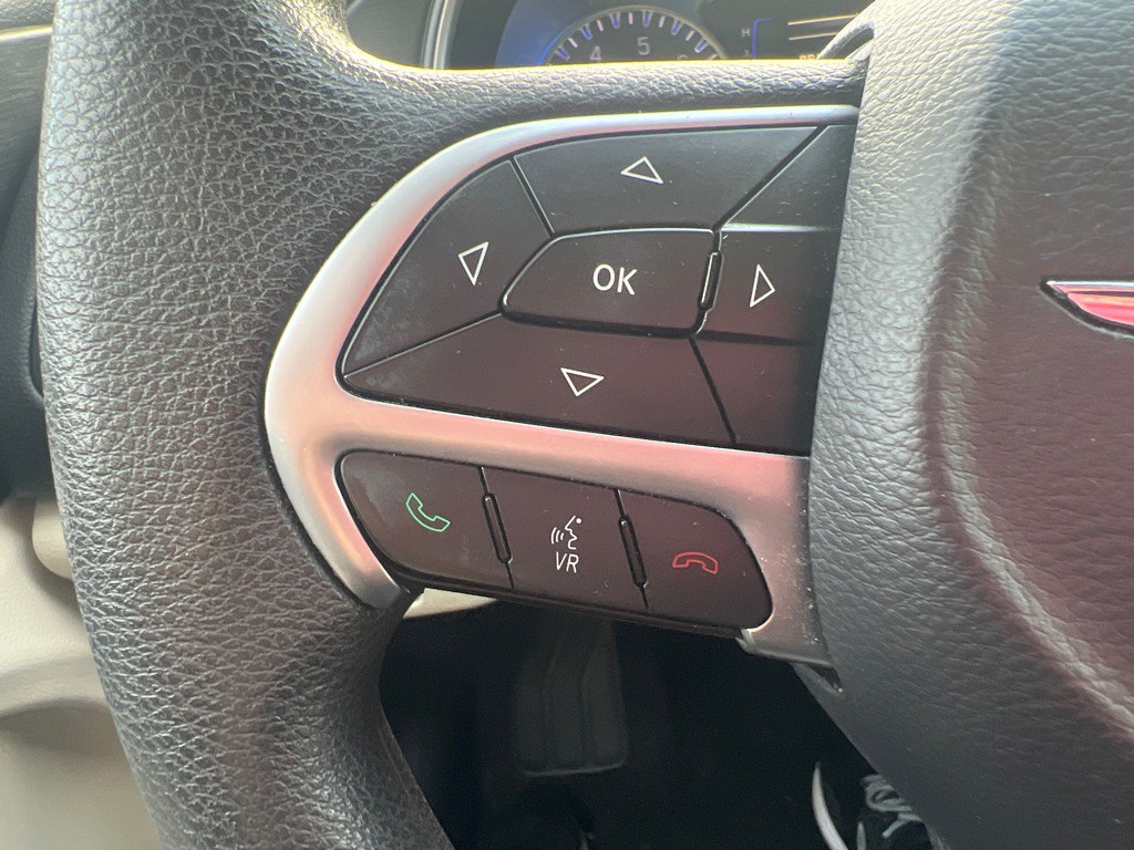 2016 Chrysler 200 Image 30