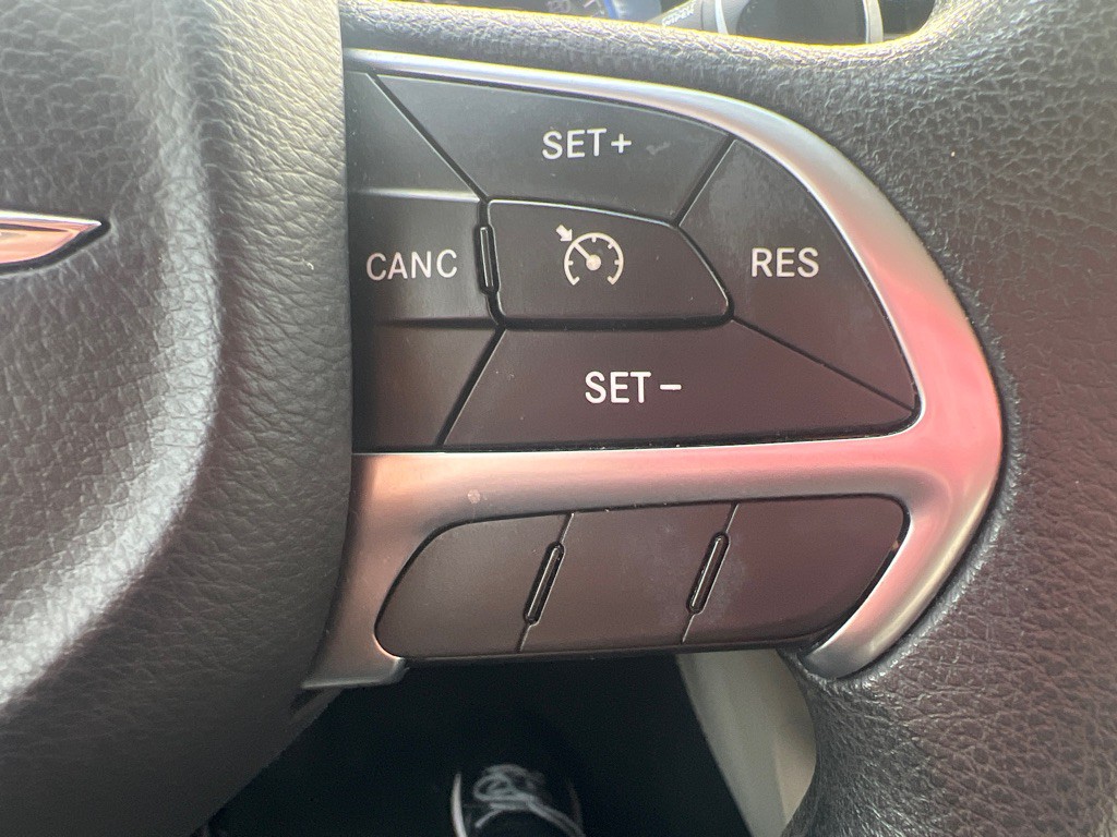 2016 Chrysler 200 Image 31
